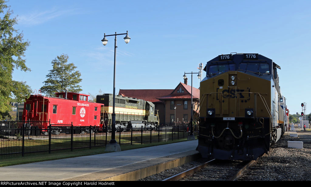 CSX 1776 poses with some SAL relics